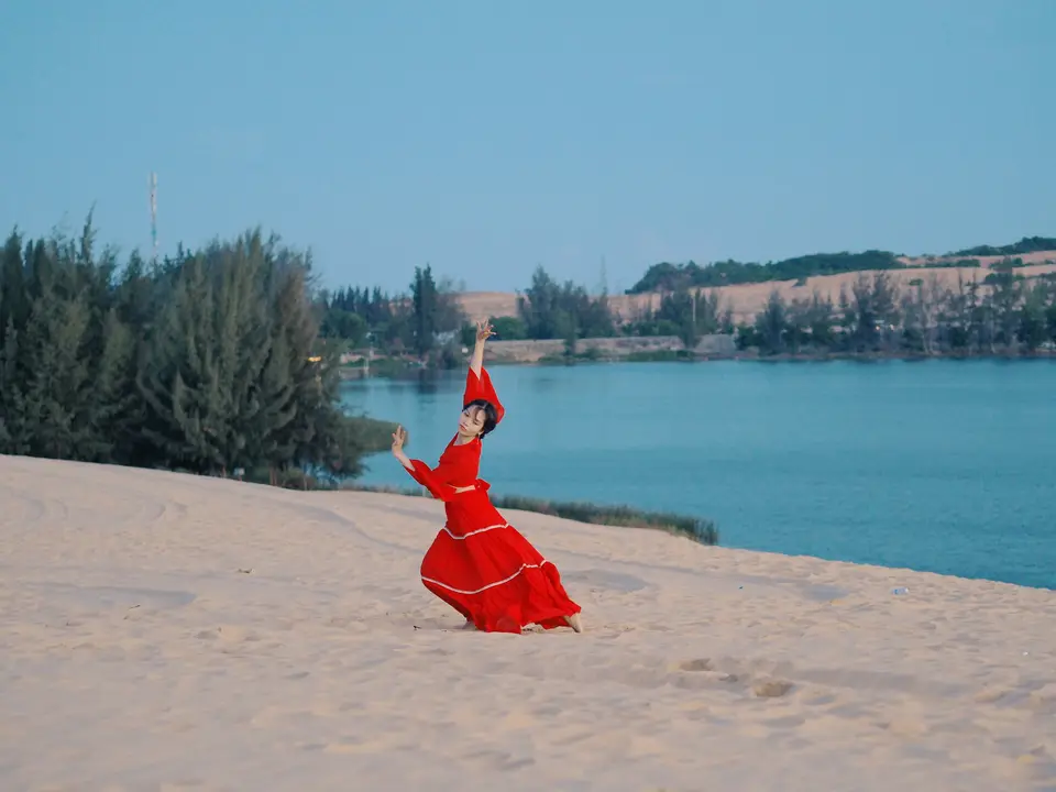 Flying dress photoshoot — 2